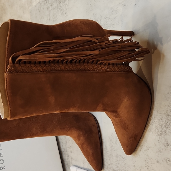 NIB Veronica Beard Nyomi Fringed Suede Heeled Booties - Picture 8 of 8